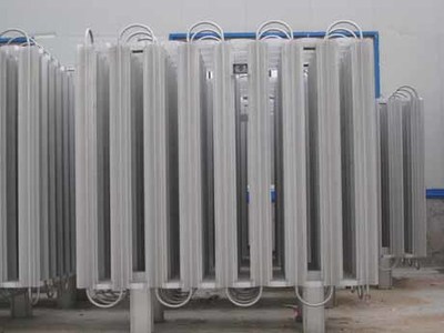 【电加热水浴式汽化器】_